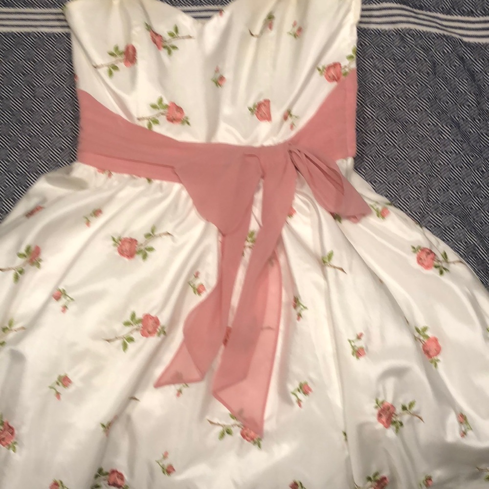Betsey Johnson circa 2008 strapless evening mini dress